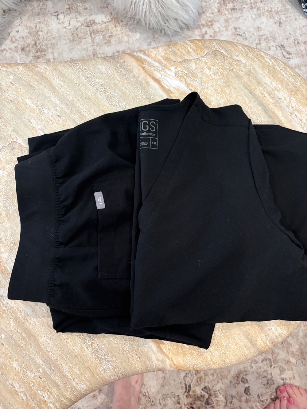 Women’s black figs scrub set
